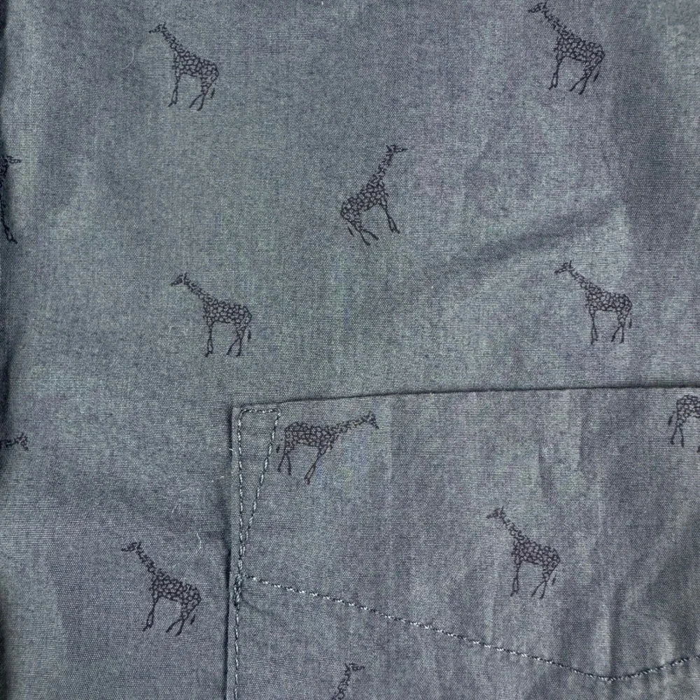 Banana Republic Luxe Stretch Poplin Giraffe Print Shirt Camden Standard Fit XL